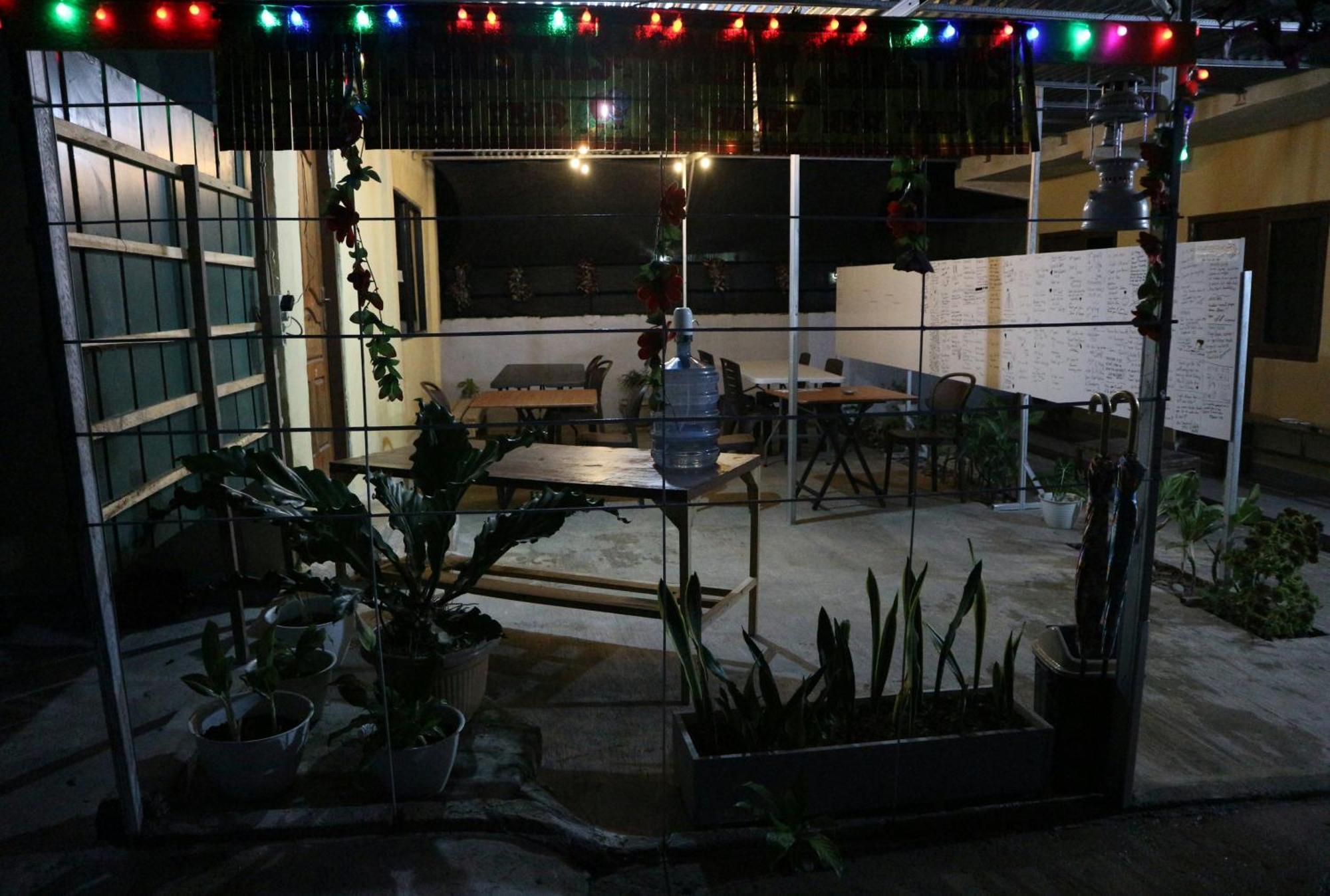 Tange Guest House Ruteng Esterno foto